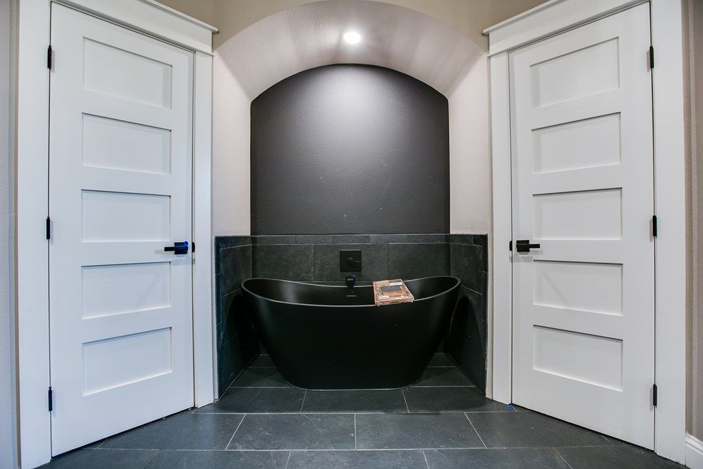 Image 21 of property listing at 2022 Silver Creek Court, San Angelo, TX 76904