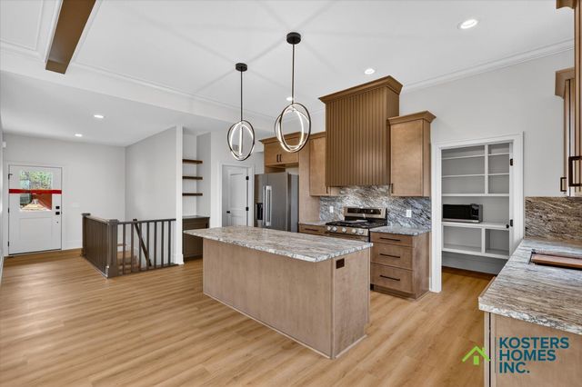1729 Blaketon Drive NW, Grand Rapids, MI 49534