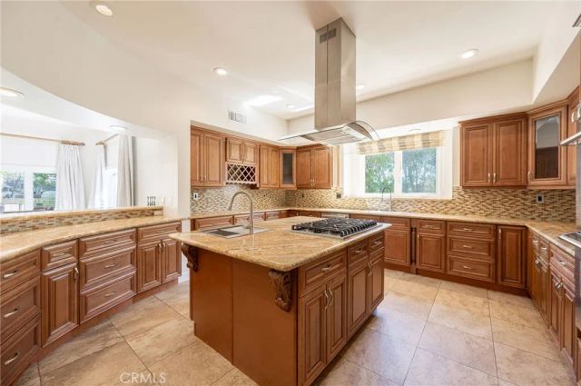 3331 Oakmont View Drive, Glendale, CA 91208