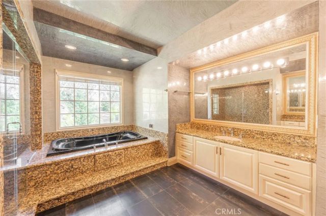 3331 Oakmont View Drive, Glendale, CA 91208