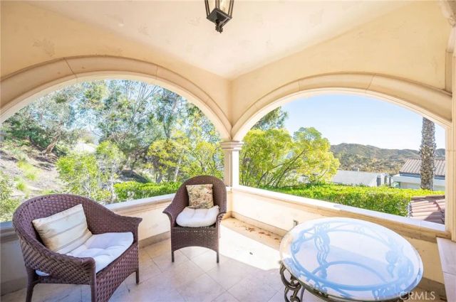 3331 Oakmont View Drive, Glendale, CA 91208