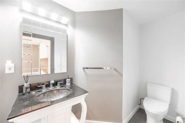 3331 Oakmont View Drive, Glendale, CA 91208