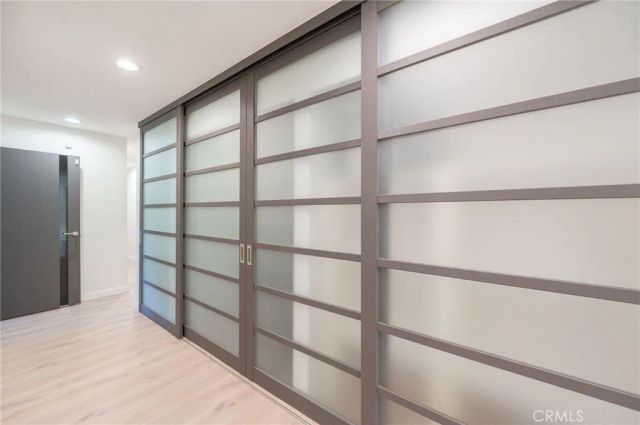 3331 Oakmont View Drive, Glendale, CA 91208