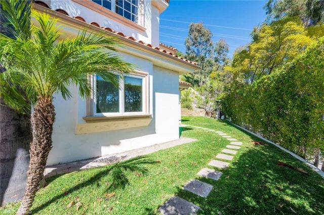 3331 Oakmont View Drive, Glendale, CA 91208