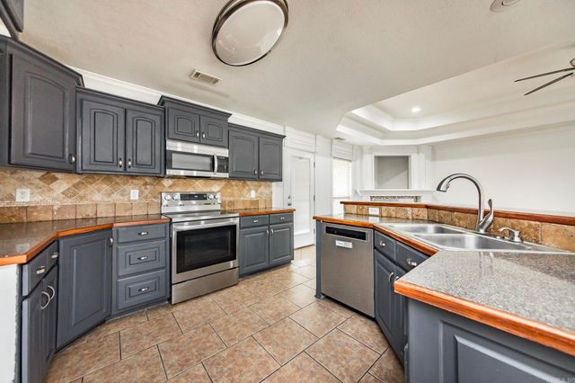 115 Princeton Pl, Ward, AR 72176