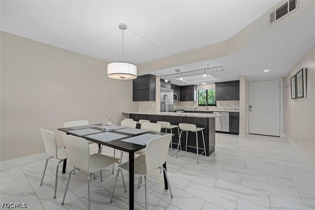 1919 Olde Middle Gulf DR 502, Sanibel, FL 33957