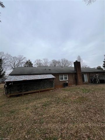 6740 Doral Drive, Tobaccoville, NC 27050