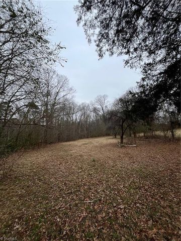 6740 Doral Drive, Tobaccoville, NC 27050