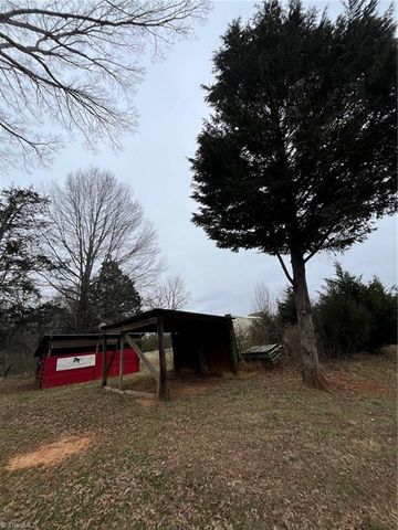 6740 Doral Drive, Tobaccoville, NC 27050