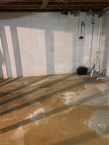 6740 Doral Drive, Tobaccoville, NC 27050