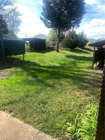 6740 Doral Drive, Tobaccoville, NC 27050