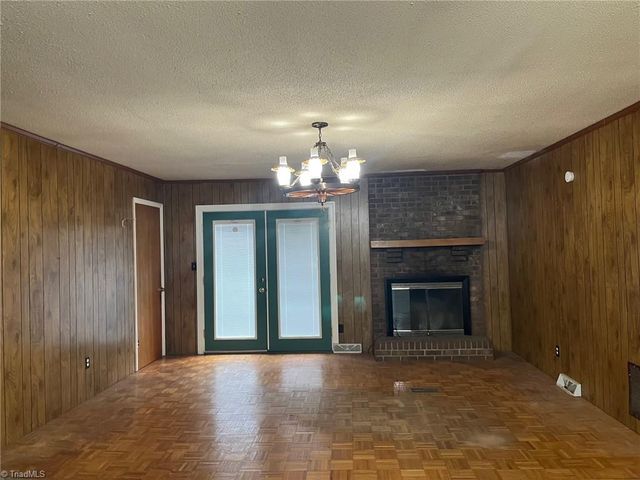 6740 Doral Drive, Tobaccoville, NC 27050