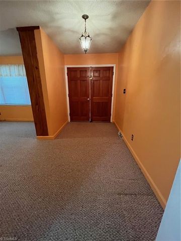 6740 Doral Drive, Tobaccoville, NC 27050