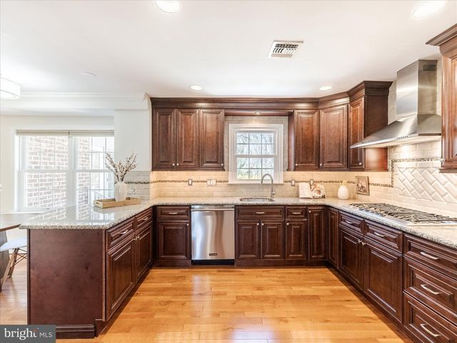 419 VERNON RD, Jenkintown, PA 19046