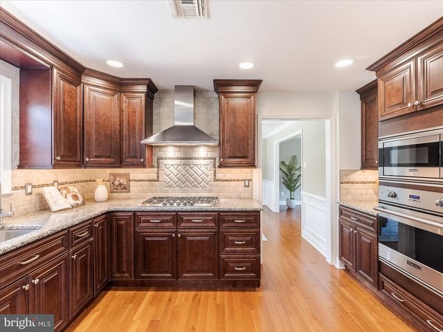 419 VERNON RD, Jenkintown, PA 19046