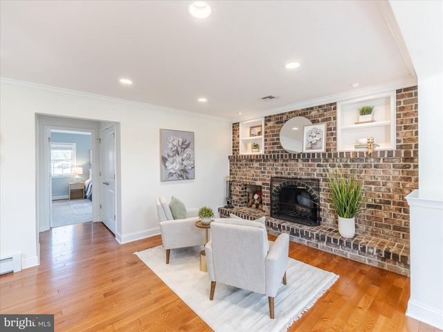 419 VERNON RD, Jenkintown, PA 19046