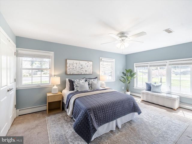419 VERNON RD, Jenkintown, PA 19046