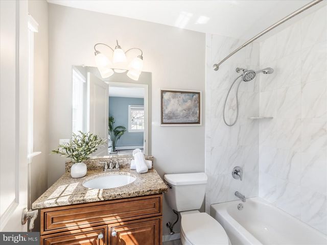 419 VERNON RD, Jenkintown, PA 19046