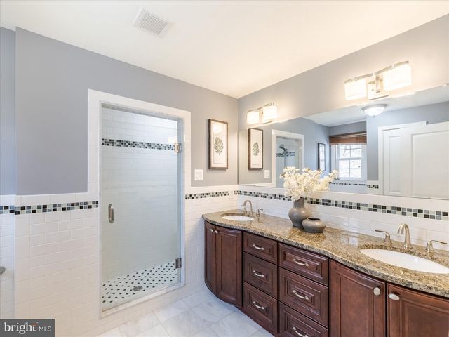 419 VERNON RD, Jenkintown, PA 19046
