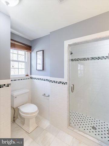 419 VERNON RD, Jenkintown, PA 19046