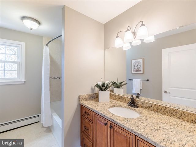 419 VERNON RD, Jenkintown, PA 19046