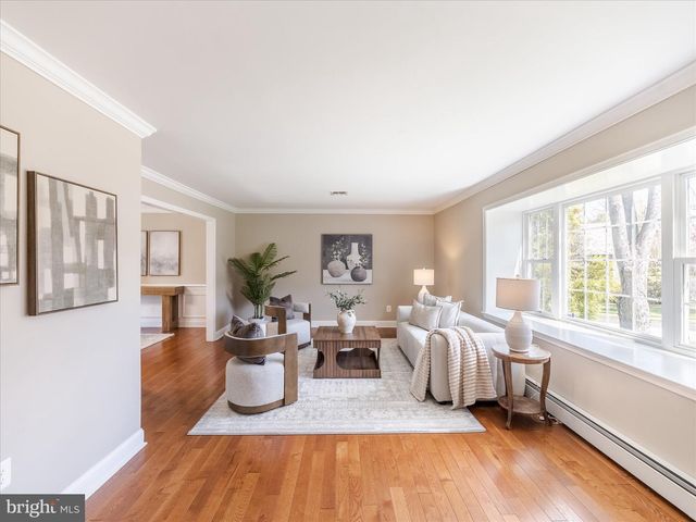 419 VERNON RD, Jenkintown, PA 19046