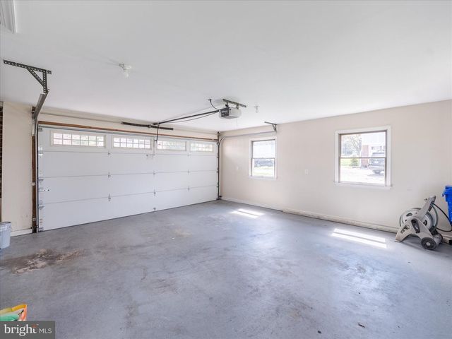 419 VERNON RD, Jenkintown, PA 19046