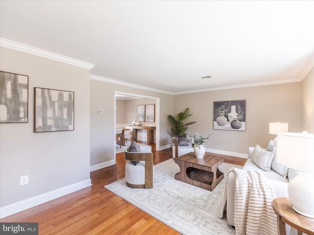 419 VERNON RD, Jenkintown, PA 19046
