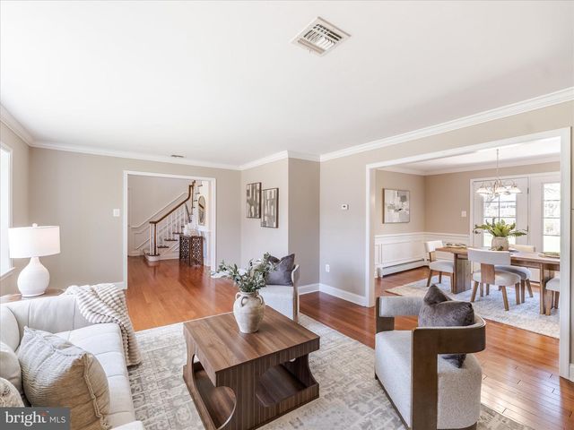 419 VERNON RD, Jenkintown, PA 19046
