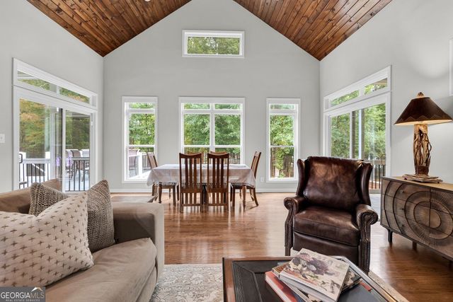 2716 Holcomb Drive, Martin, GA 30557