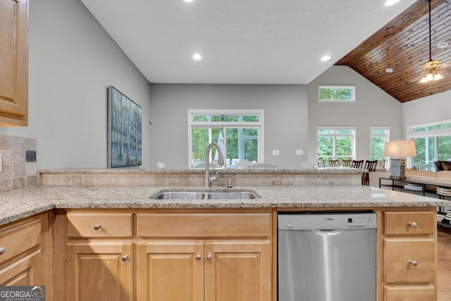 2716 Holcomb Drive, Martin, GA 30557