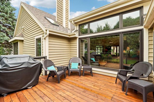 W263N2367 Deer Haven DRIVE, Pewaukee, WI 53072