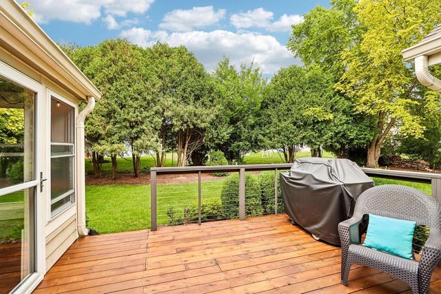 W263N2367 Deer Haven DRIVE, Pewaukee, WI 53072