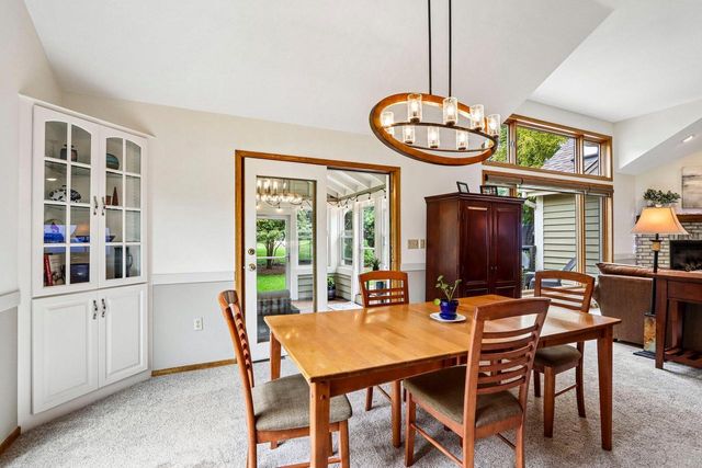 W263N2367 Deer Haven DRIVE, Pewaukee, WI 53072