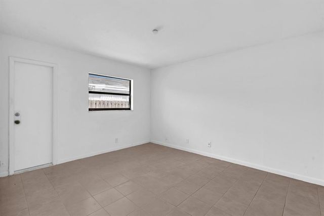 5748 NW 27th Court, Fort Lauderdale, FL 33313