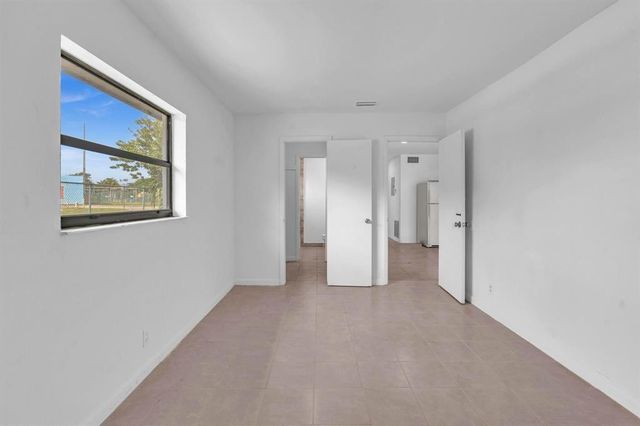 5748 NW 27th Court, Fort Lauderdale, FL 33313