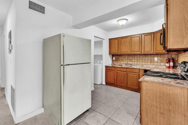 5748 NW 27th Court, Fort Lauderdale, FL 33313