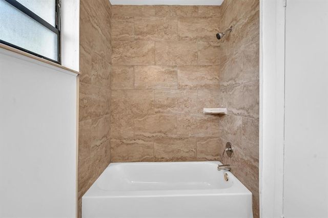 5748 NW 27th Court, Fort Lauderdale, FL 33313