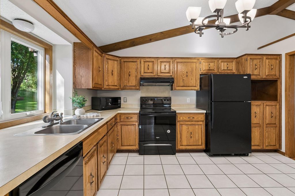 7890 Upper 139th Court, Apple Valley, MN 55124 — photo 5