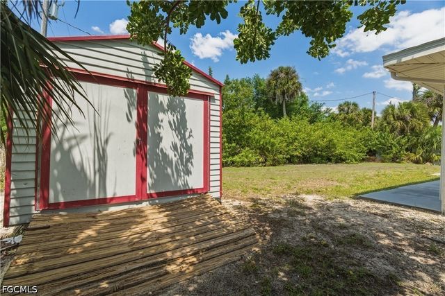 305 E 5th ST, Lehigh Acres, FL 33972