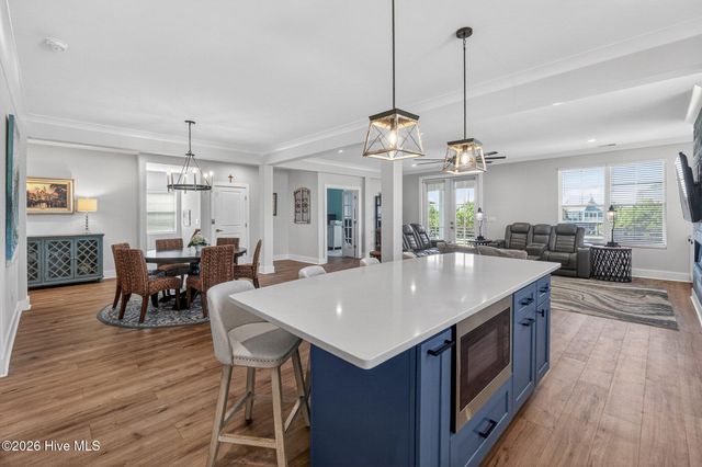 8124 Lakeview Drive, Wilmington, NC 28412