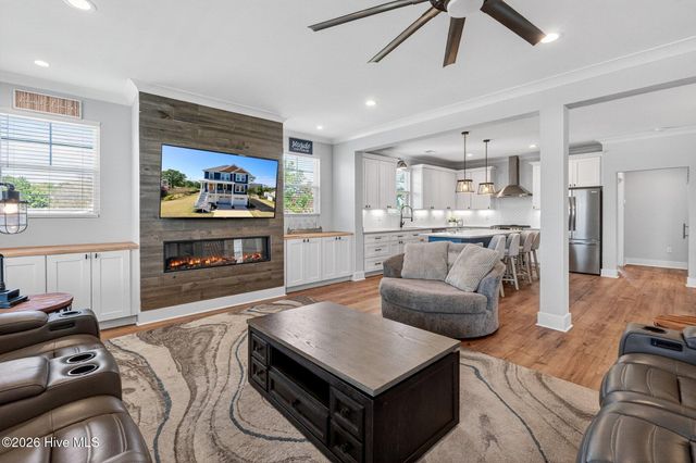 8124 Lakeview Drive, Wilmington, NC 28412