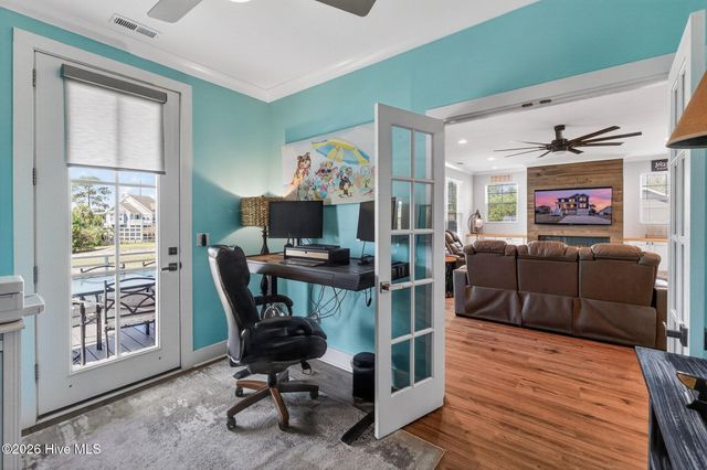 8124 Lakeview Drive, Wilmington, NC 28412