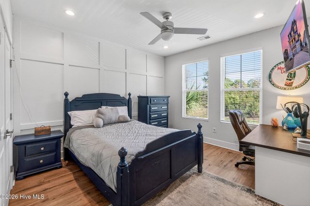 8124 Lakeview Drive, Wilmington, NC 28412