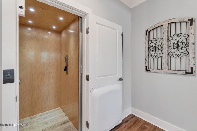 8124 Lakeview Drive, Wilmington, NC 28412