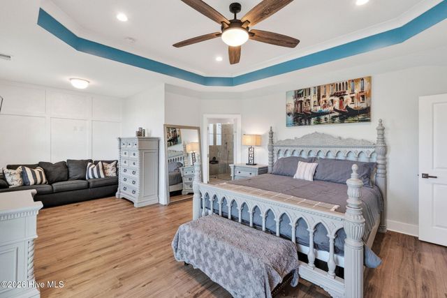 8124 Lakeview Drive, Wilmington, NC 28412