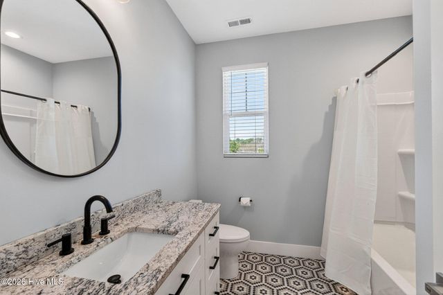 8124 Lakeview Drive, Wilmington, NC 28412