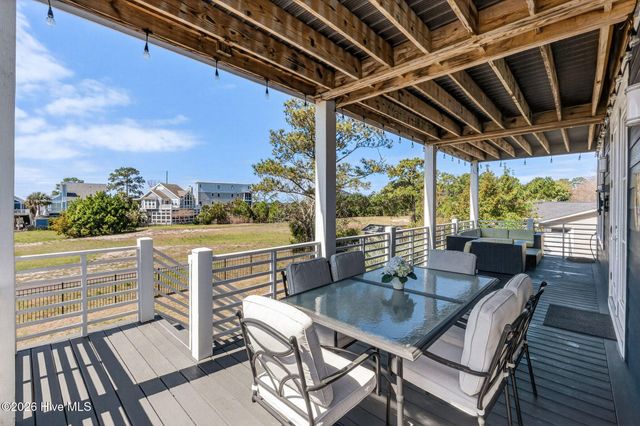 8124 Lakeview Drive, Wilmington, NC 28412