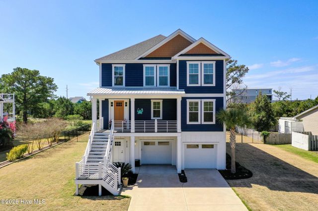 8124 Lakeview Drive, Wilmington, NC 28412