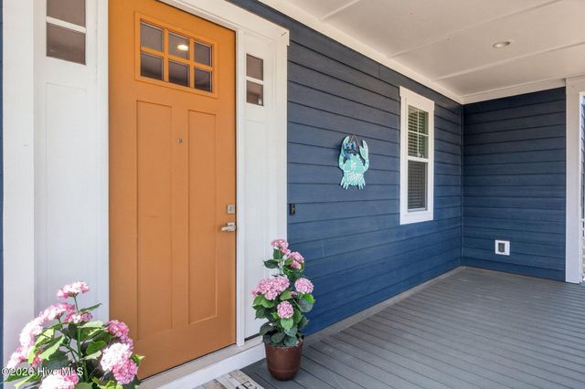 8124 Lakeview Drive, Wilmington, NC 28412